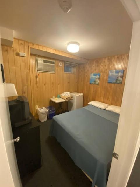 Boardwalk Sand & Surf Beach Hotel Oceanfront Seaside Heights Room photo
